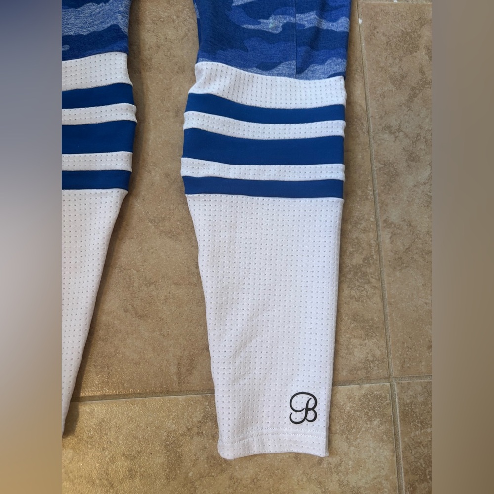 Vintage Bombshell Blue & White camo sock leggings w/scrunch butt! Worn 1x! - Picture 10 of 15